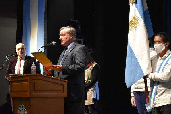 El Intendente tomó Promesa de Lealtad a la Bandera Argentina a los Alumnos y Alumnas de 4to Grado