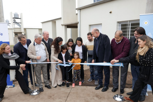 Casa Propia - Construir Futuro: el Municipio entregó 26 nuevas Viviendas para Empleados Municipales